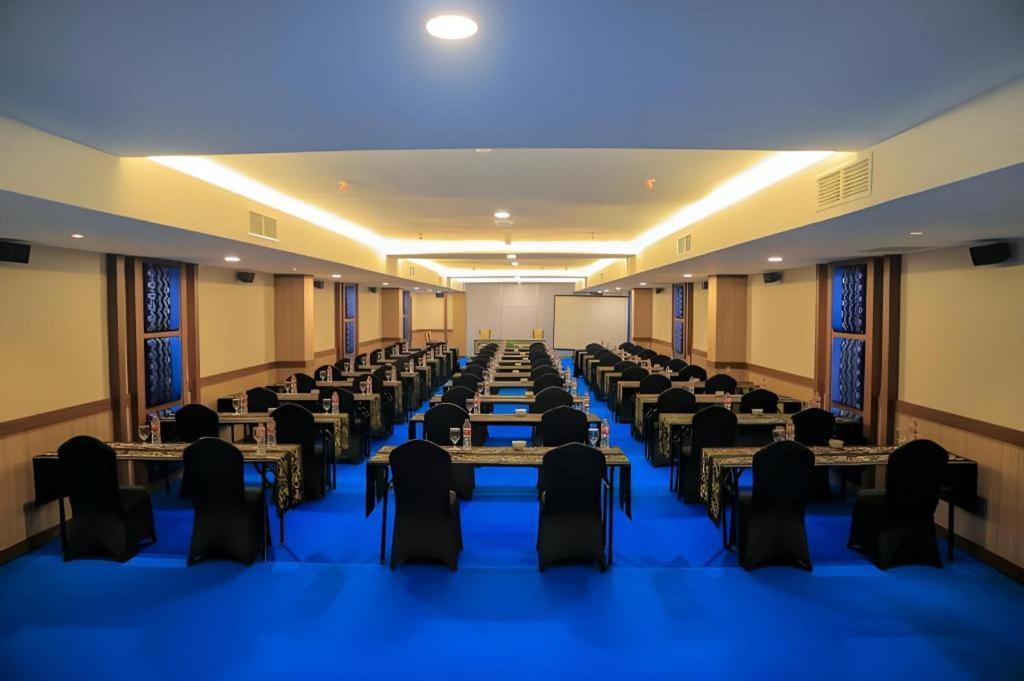 Grand Qin Hotel Banjarbaru Exterior foto