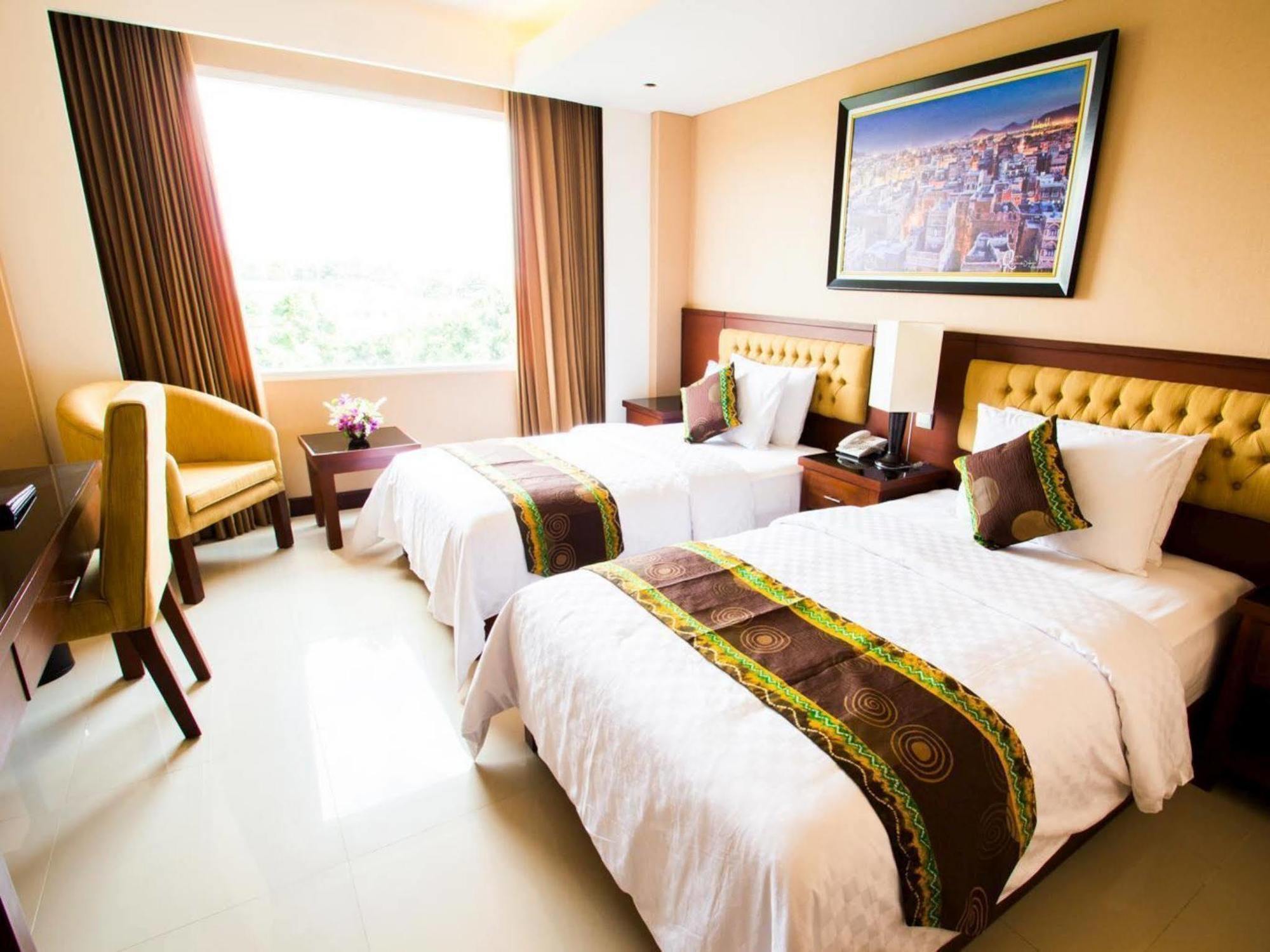 Grand Qin Hotel Banjarbaru Exterior foto